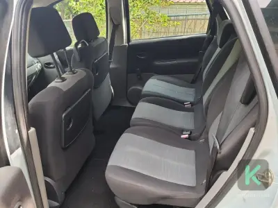 Renault Grand Scenic 2004 (Мануелна) - Renault Grand Scenic 2004 - Пробиштип - Слика 4 од 8